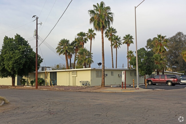 Building Photo - The Circa Apartments
