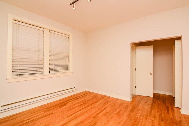 Photo - 2402 N Kedzie Blvd Unit 30B