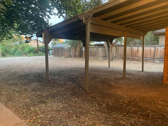 Building Photo - 419 15th Ave S Unit # 2