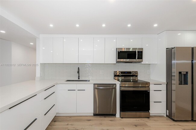 Photo - 2500 Parkview Dr Unit 821