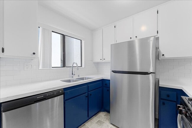 Photo - 448 W Windsor Rd Unit 02