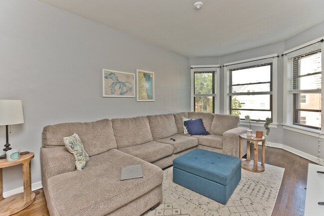 Photo - 3253 N Kenmore Ave Unit 3