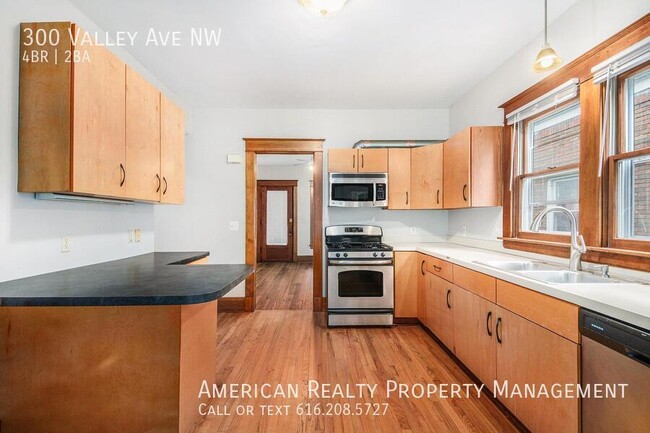 Photo - 300 Valley Ave NW