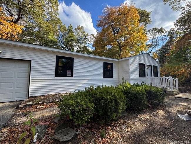 Building Photo - 75 Valley Dr