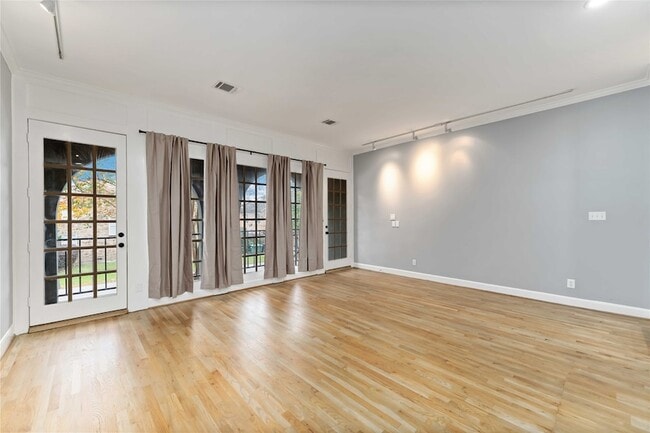 Photo - 2002 Fairview St