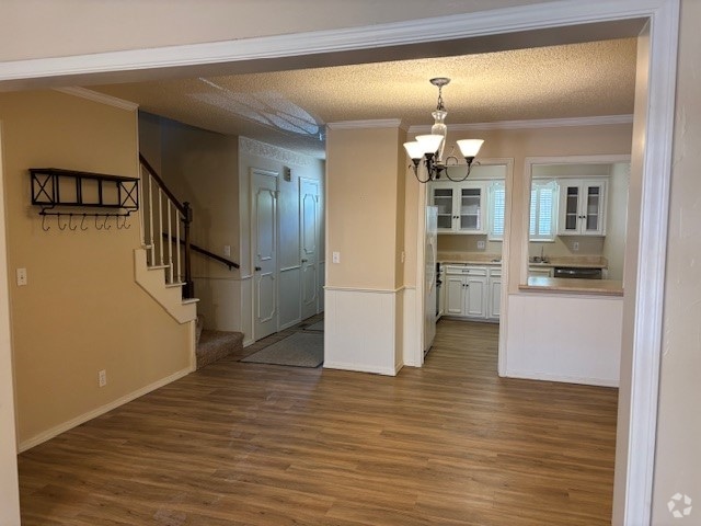 Building Photo - 3119 W Wilshire Blvd Rental
