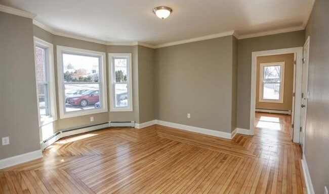 Building Photo - 1142 Cilley Rd Unit 1