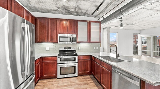 Photo - $2,820.95- 2 bed, 1 bath Condo in the heart of Denver with In Unit Laundry! Unit #510