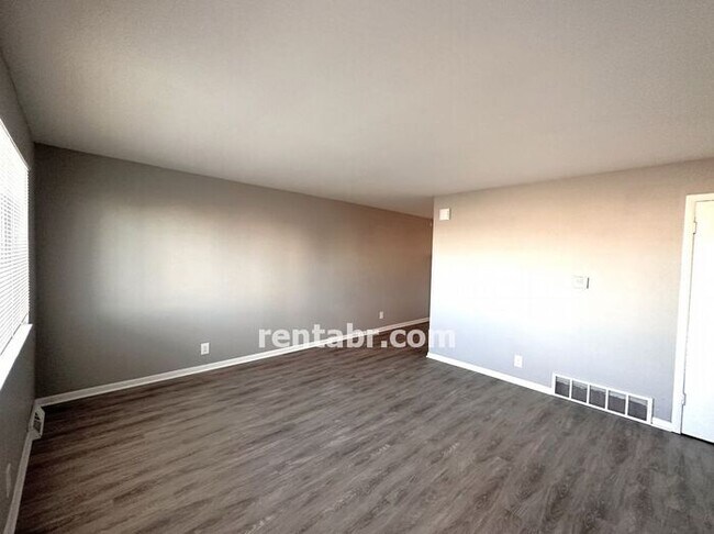 Photo - Remodeled & Ready for Move in! Centrally L...