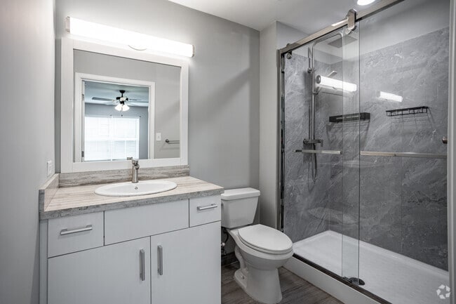 2BR, 2BA - 1,200SF - Primary Bathroom