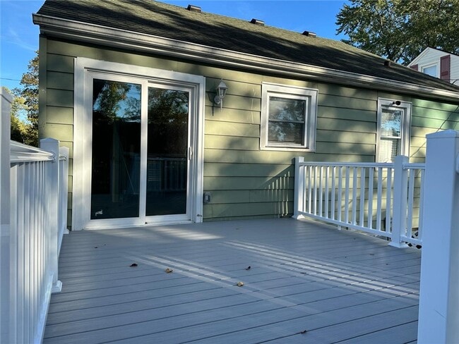 Photo - 139 Bonesteel St