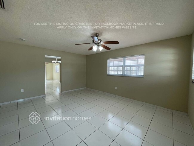 Photo - 10310 SW 4th St