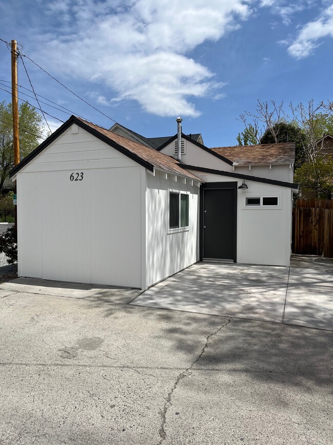 Building Photo - 623 Sinclair St Rental