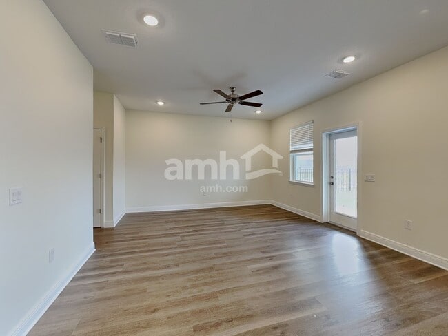 Photo - 1774 Meadowgrove Ave
