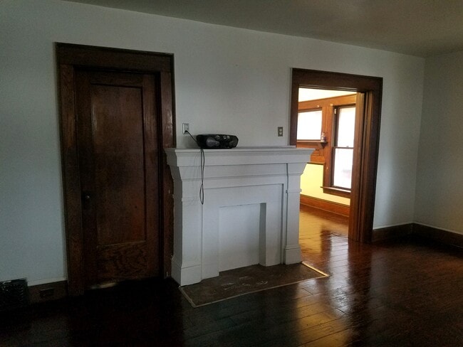 Photo - 657 W 8th St Unidad 1