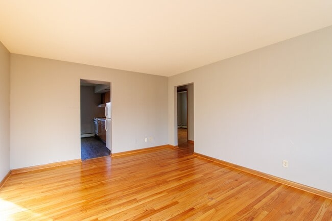 Photo - 5918 Devington Rd