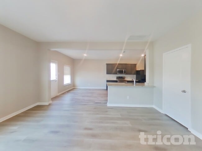 Photo - 206 Lewis Ln