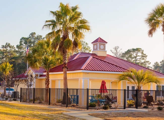 Clubhouse/Pool