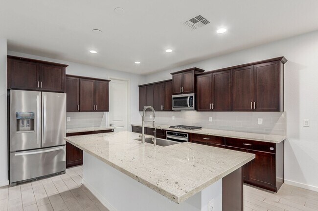 Photo - Stylish Living Near Queen Creek – Welcome ...