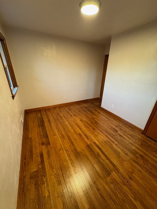 Photo - 707 Crystal Dr