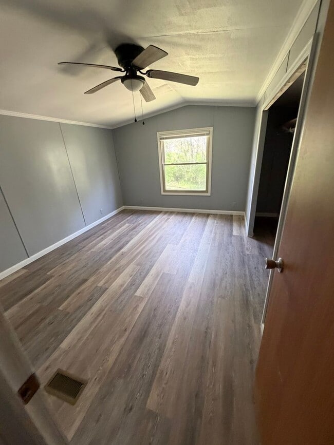 Photo - For Rent 2 Bedroom 1 Bath