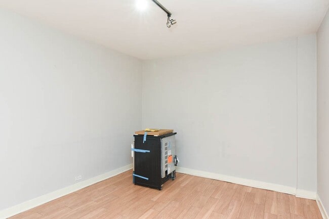 Photo - 511 W Belmont Ave Unit 62