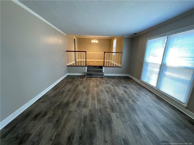 Photo - 619 Lufkin Cir