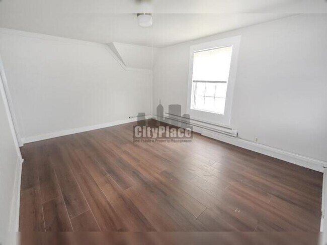 Photo - 1755 W Morris St