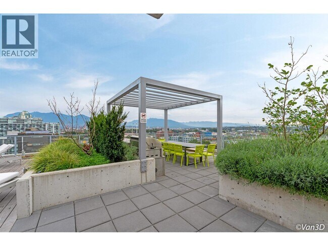 Photo - 180 E 2nd Ave