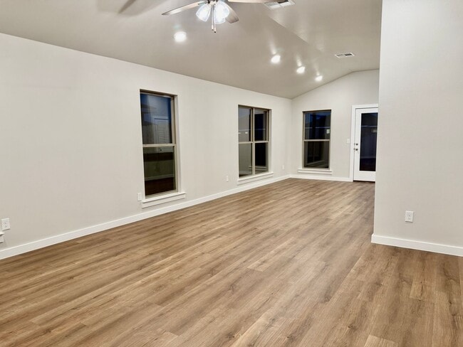 Photo - BRAND NEW & READY FOR YOU! 4 Bedroom Home in Lincoln 16!