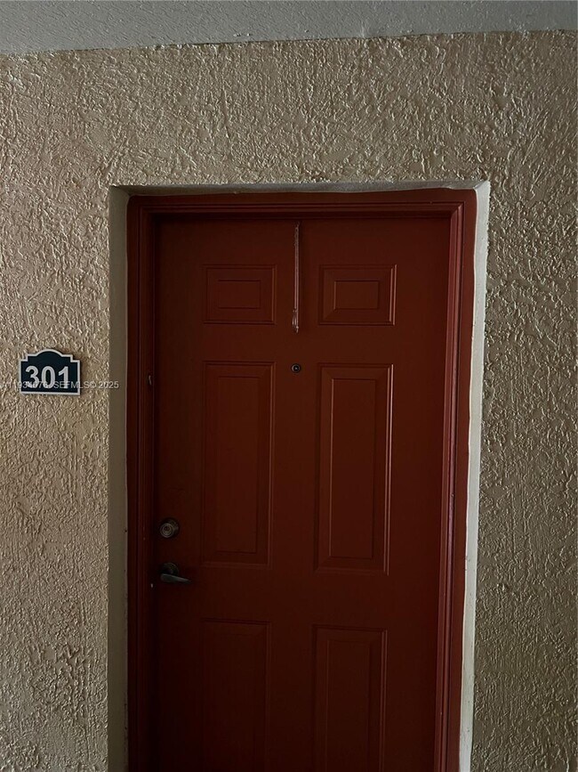 Photo - 2548 Centergate Dr Unidad 301