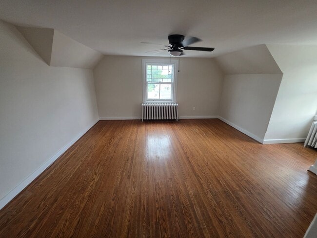 Building Photo - 1858 Guernsey Ave Unit Apt. #3