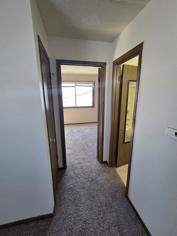 Photo - 980 Eisenhower Rd Unit 19