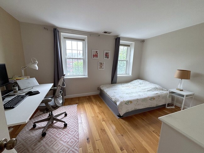 4811 30th St S Unidad Fully Furnished Arlington 2 month Sublet