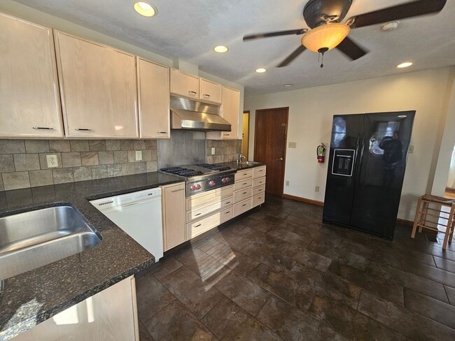 Photo - 120 Luther Ave