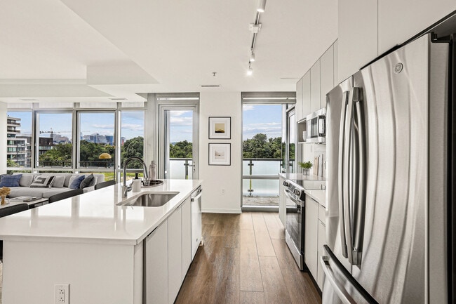 WestEnd25