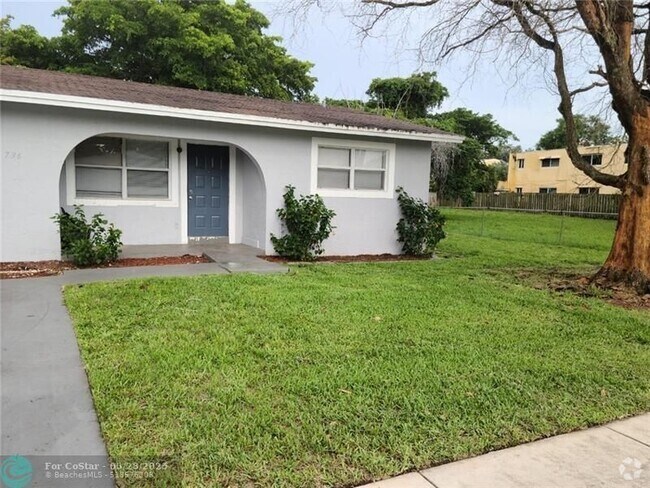 Building Photo - 736 NW 2nd Ave Unit 2 Rental