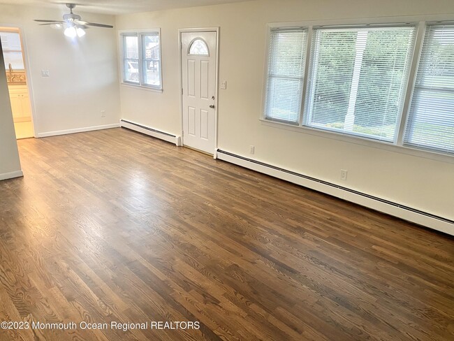 Photo - 1406 Treeneedle Rd