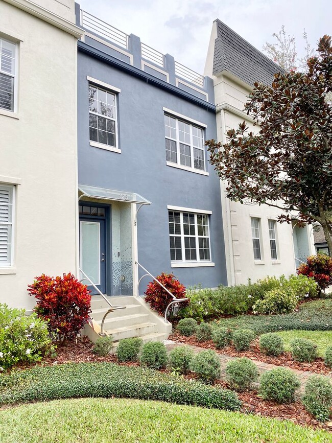 LUXURY TOWNHOME IN SODO 3/2.5 PLUS OFFICE ... - LUXURY TOWNHOME IN SODO 3/2.5 PLUS OFFICE ...