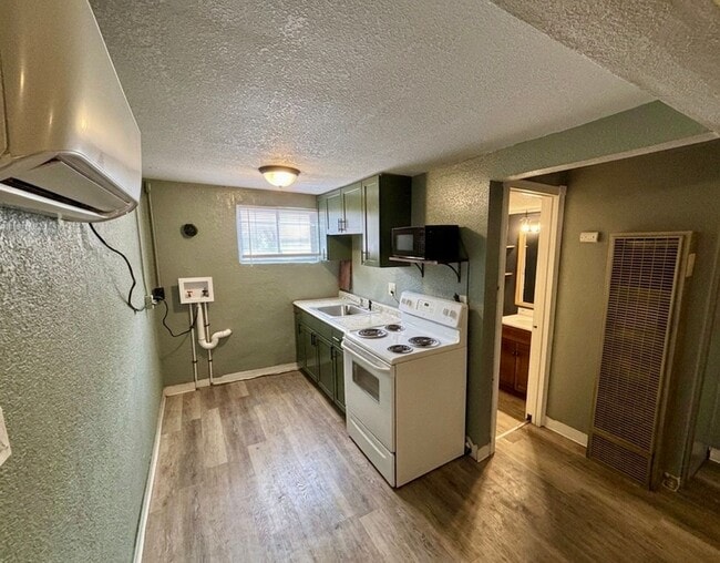 Photo - Updated 1 Bed 1 Bath in Central MHK