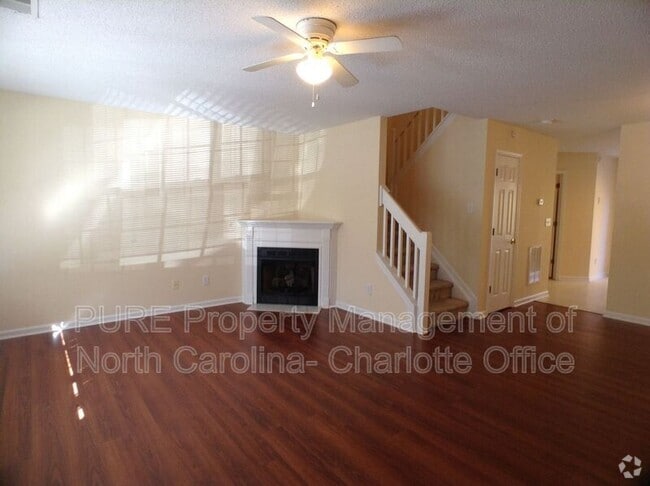 Building Photo - 1867 Forest Side Ln Rental