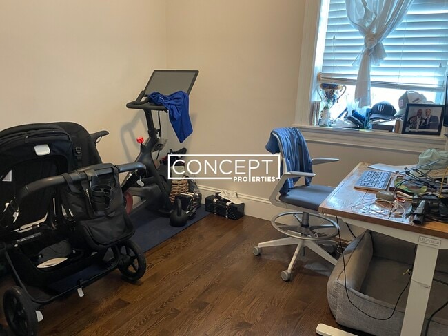 Photo - 2045 Beacon St