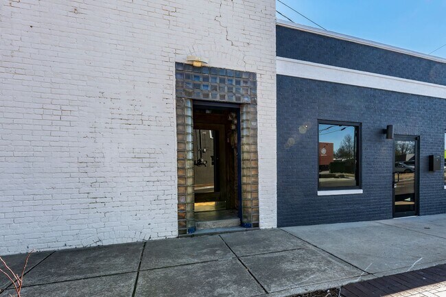 Photo - Historic 2-Bed, 2-Bath Apartment in Downto...