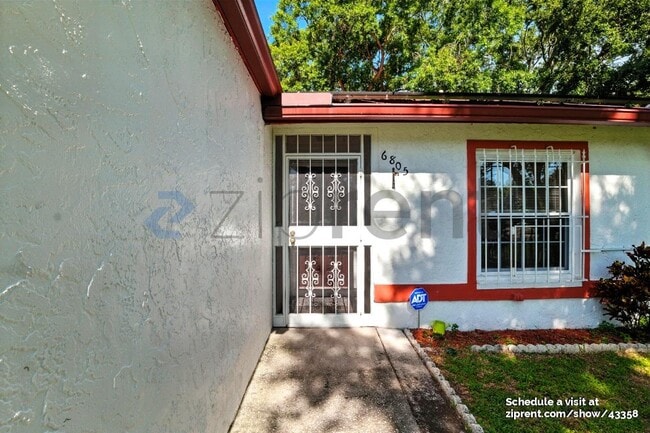 Photo - 6805 S Sheridan Rd