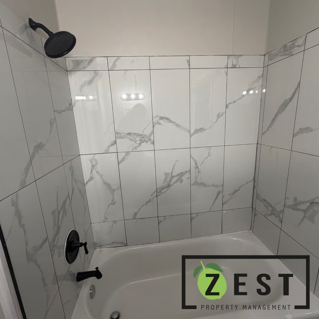 Photo - Amazing 3bed 1Bed- $1200