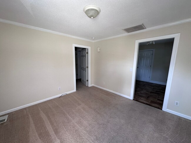 Photo - 327 Pinecliff Dr Unit B