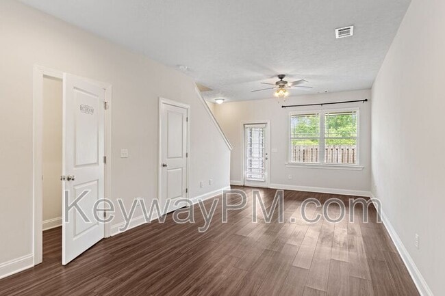 Photo - 1913 Butternut Dr