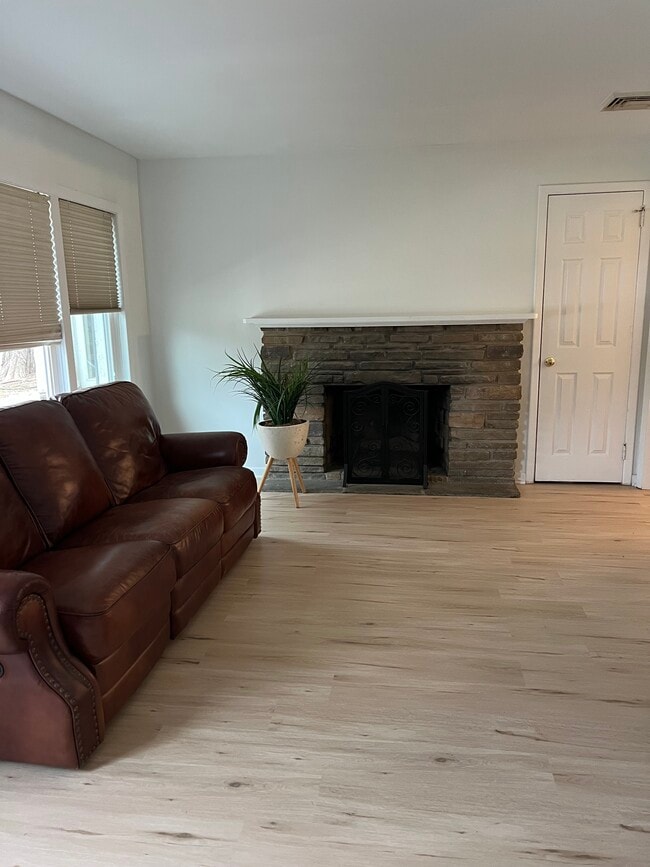 Photo - 15 S Garden Cir