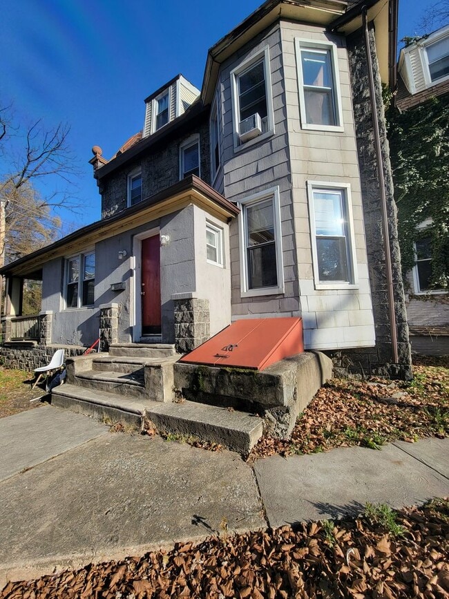 Building Photo - 340 Church Ln Unit 340 E Church Lane  3