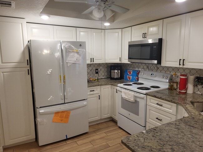 Photo - 149 Northshore Cir